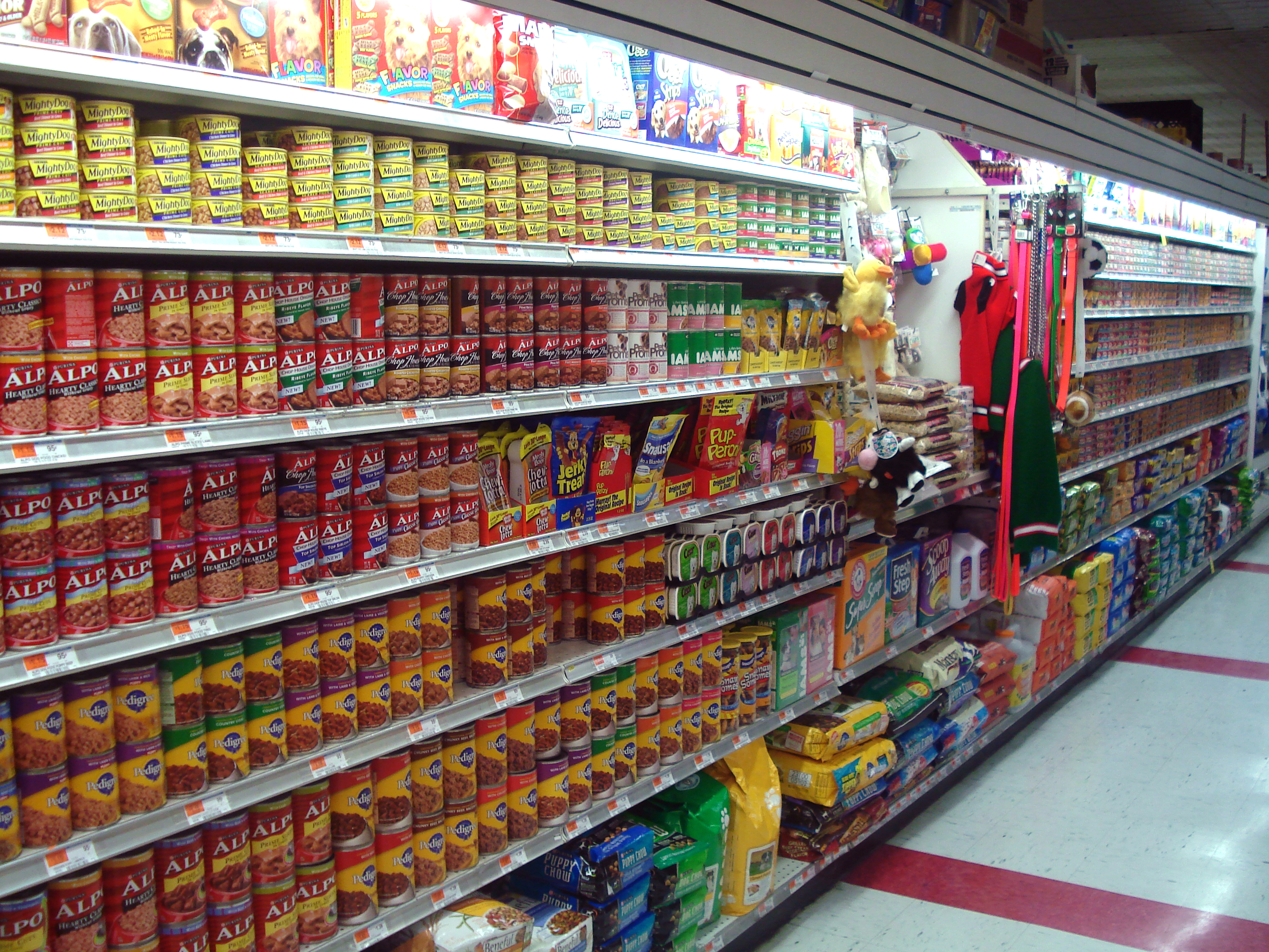 pet-food-aisle.jpg pet store